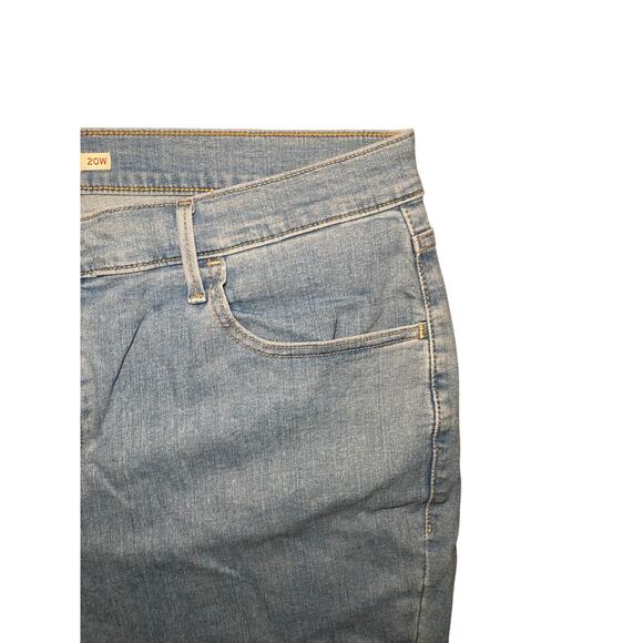 Levi's 720 Light Washed - High Rise Super Skinny Jeans - Picture 8 of 12